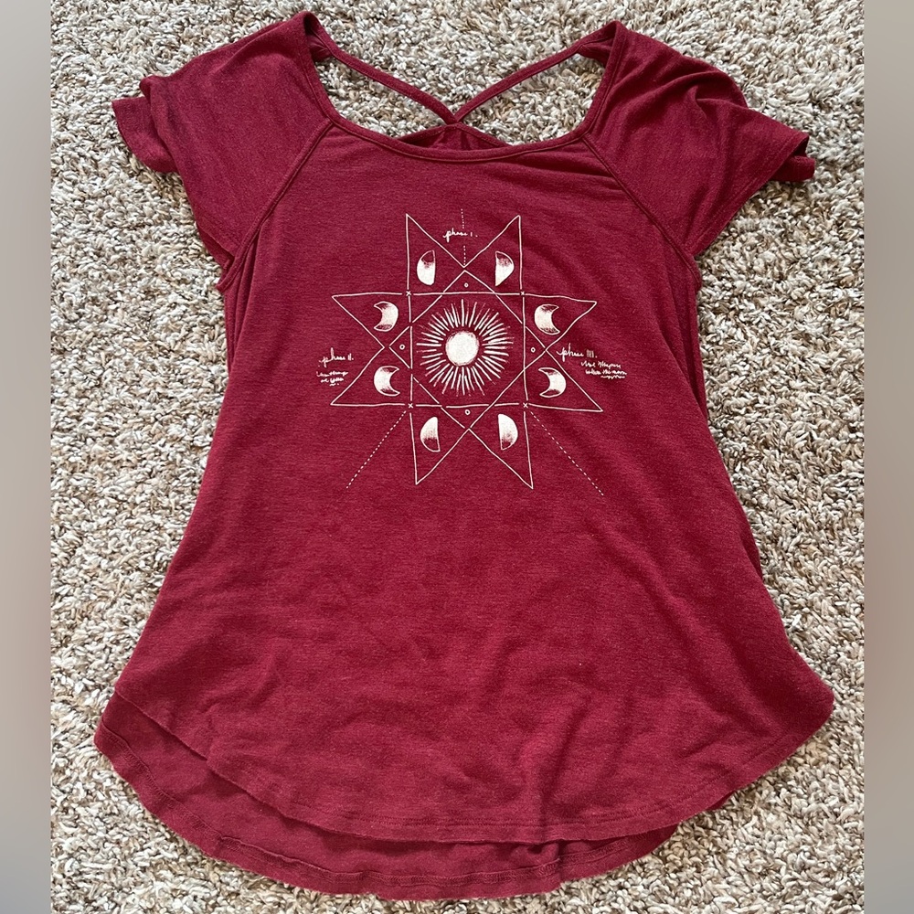 American Eagle Outfitters Red Graphic Relaxed Tee
